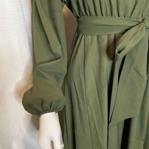 Simple green dress for Muslim women